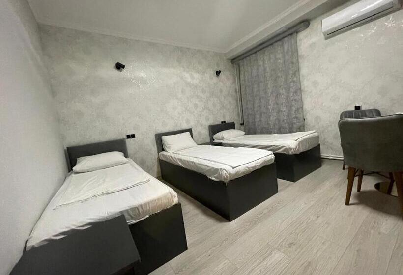 تختخواب و صبحانه Regal