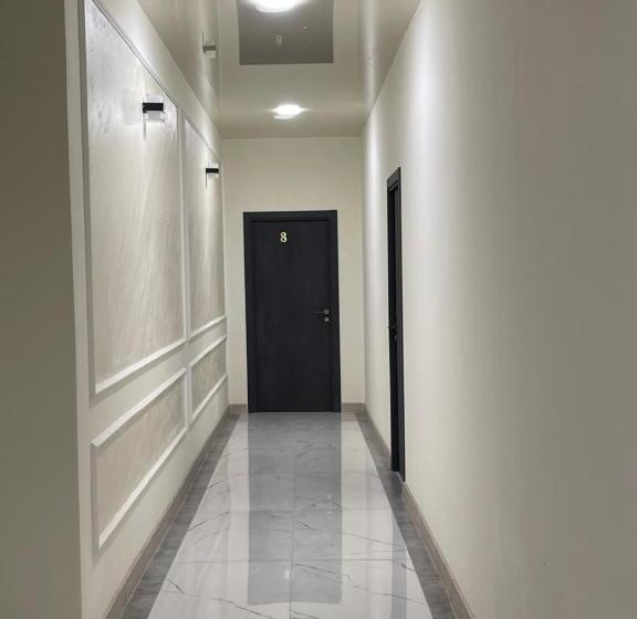 تختخواب و صبحانه Regal