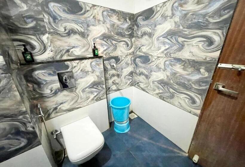 Govindam Inn ! Ujjain Fully Air Conditioned Hotel At Prime Location With Parking Availability, Near