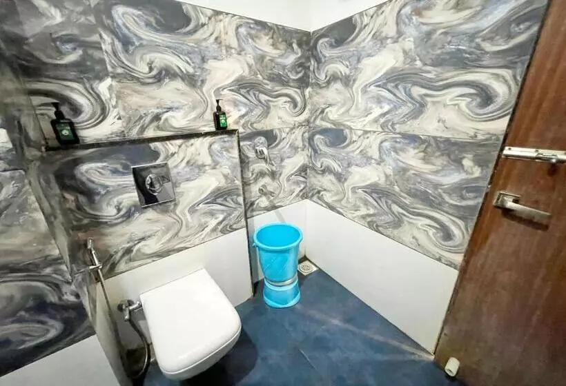 Govindam Inn ! Ujjain Fully Air Conditioned Hotel At Prime Location With Parking Availability, Near