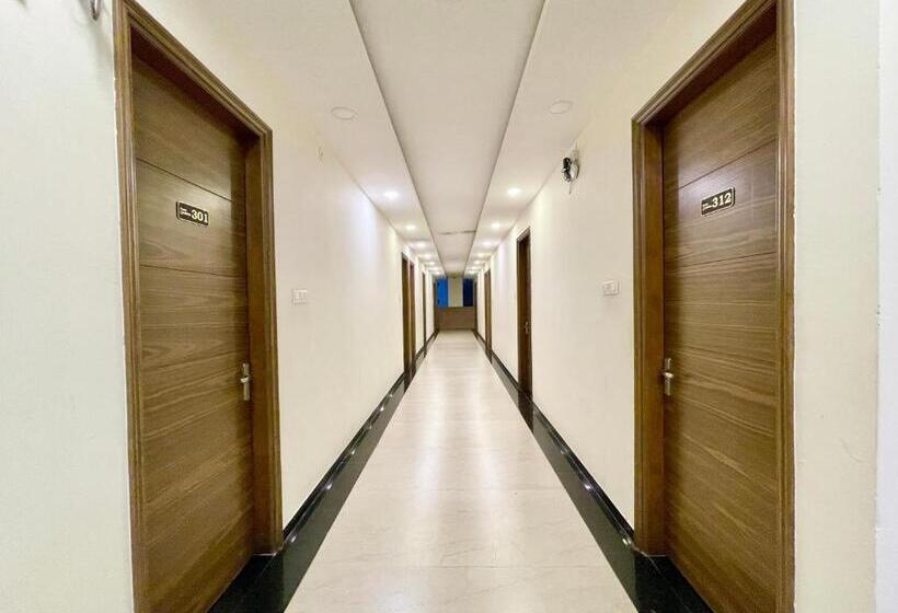 Govindam Inn ! Ujjain Fully Air Conditioned Hotel At Prime Location With Parking Availability, Near