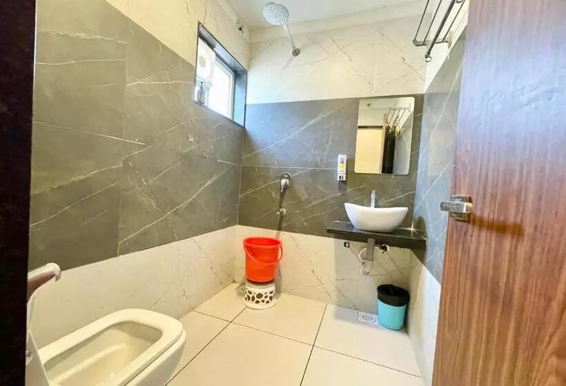 Govindam Inn ! Ujjain Fully Air Conditioned Hotel At Prime Location With Parking Availability, Near