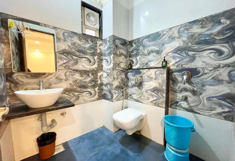 Govindam Inn ! Ujjain Fully Air Conditioned Hotel At Prime Location With Parking Availability, Near