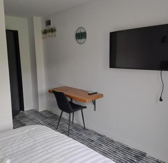 Hotel Borderline Accomodation