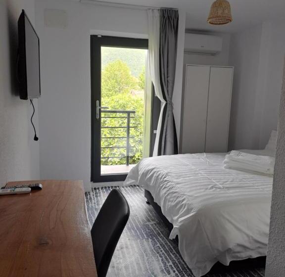 Hotel Borderline Accomodation