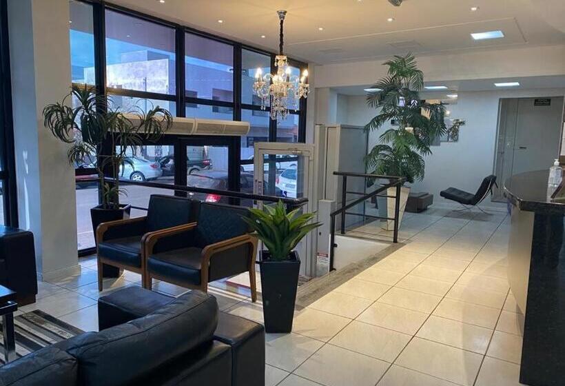 فندق Carmel Palace