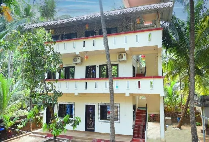 ホテル Gajanan Resort