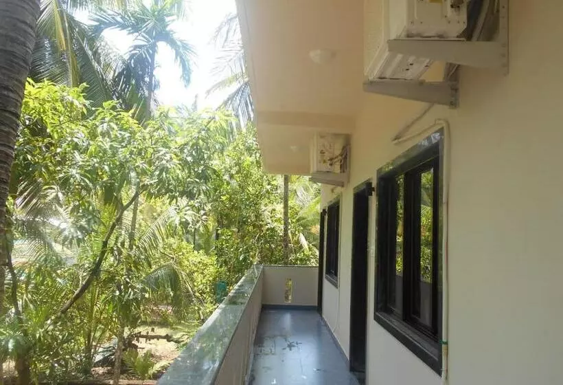 ホテル Gajanan Resort