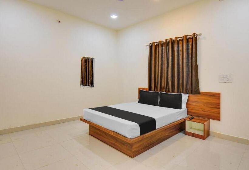 Отель Oyo Pratik Lodging