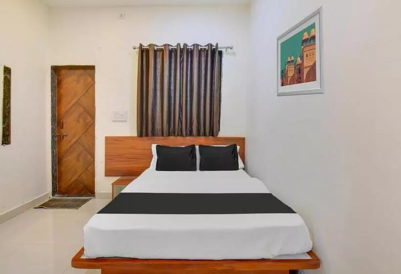 Hotelli Oyo Pratik Lodging