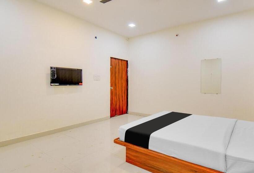 Отель Oyo Pratik Lodging