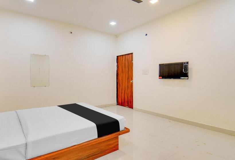 Отель Oyo Pratik Lodging