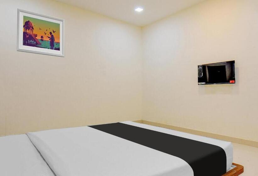 Отель Oyo Pratik Lodging