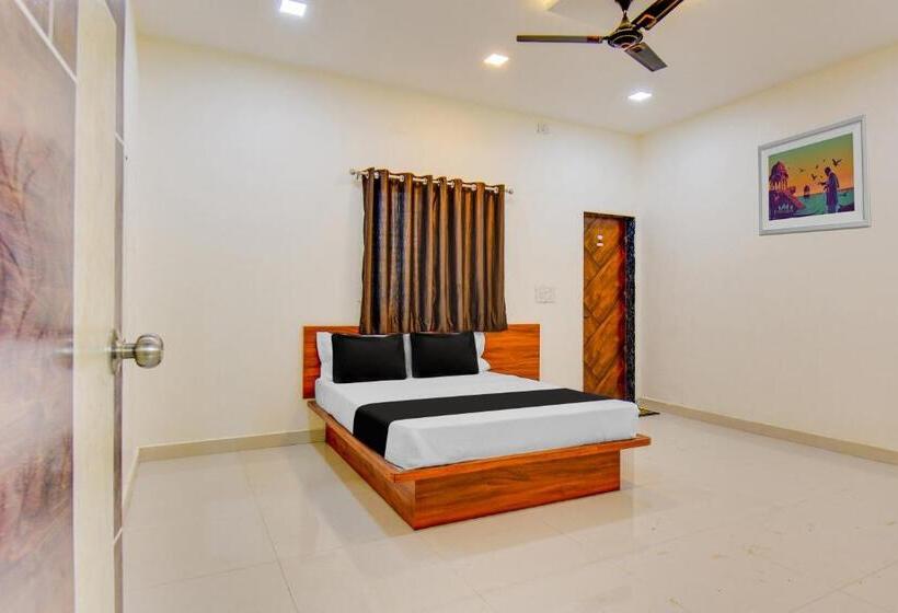 Отель Oyo Pratik Lodging