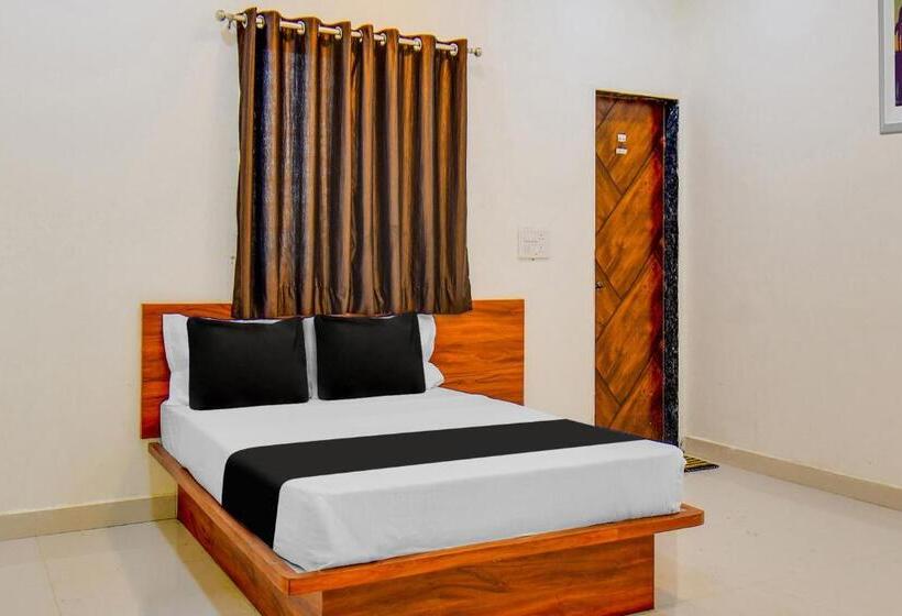 Отель Oyo Pratik Lodging