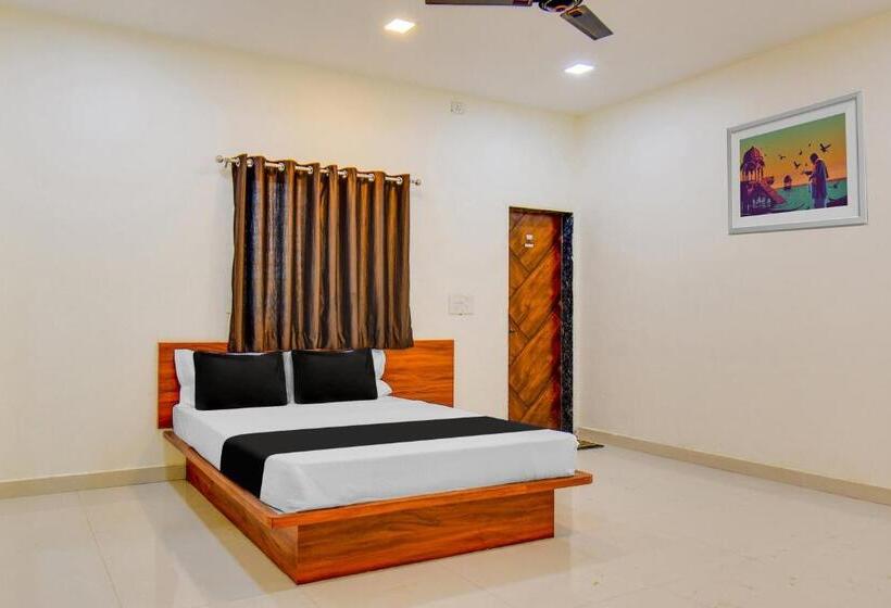 Отель Oyo Pratik Lodging