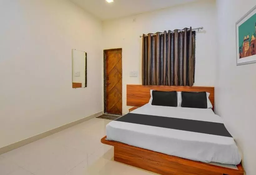 Hotelli Oyo Pratik Lodging
