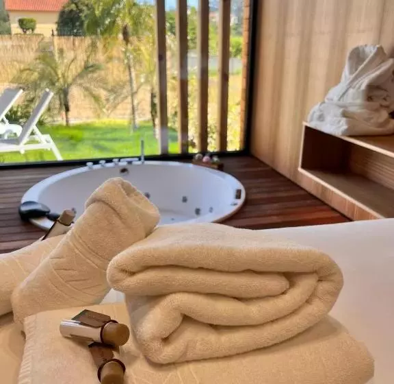 هتل Villas Calas De Aldan