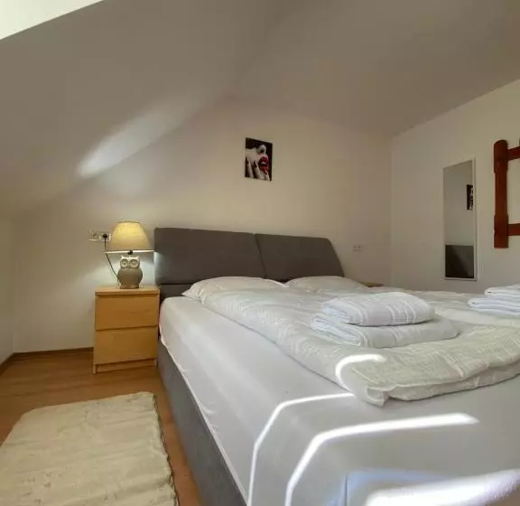 Mat & Edw Room