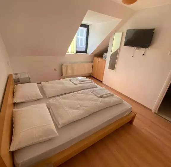 Mat & Edw Room