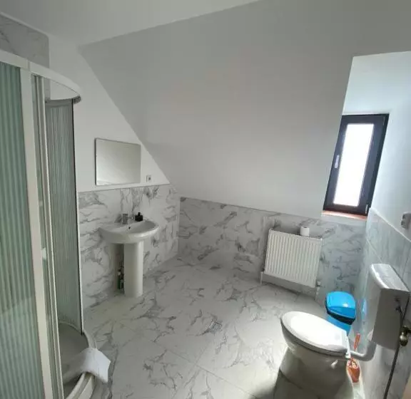 Mat & Edw Room
