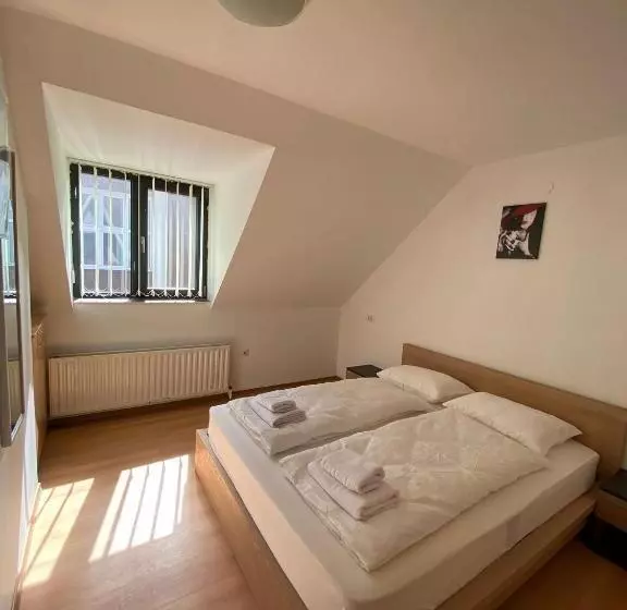 Mat & Edw Room