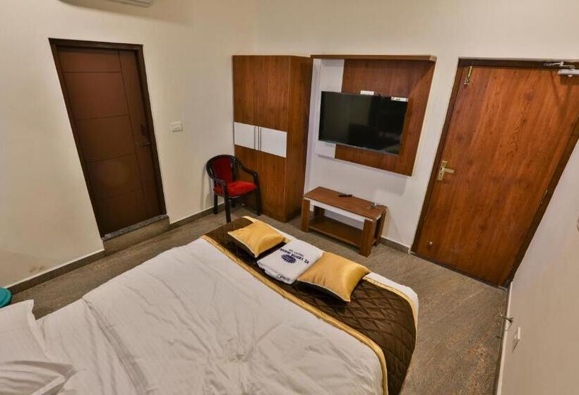 Naga Luxury Suites   Double Bed Room 2 Adult 2 Child   Driver Free Stay