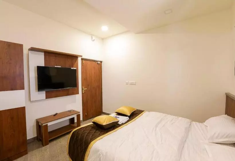 Naga Luxury Suites Double Bed Room 2 Adult 2 Child Driver Free Stay
