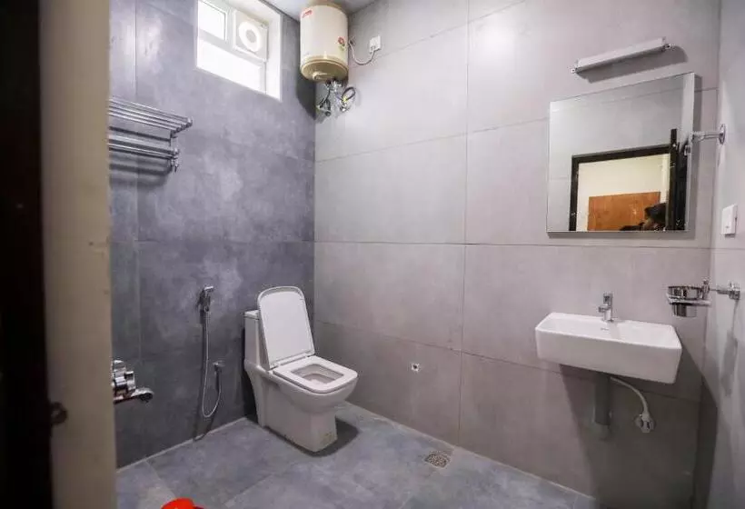 Naga Luxury Suites Double Bed Room 2 Adult 2 Child Driver Free Stay