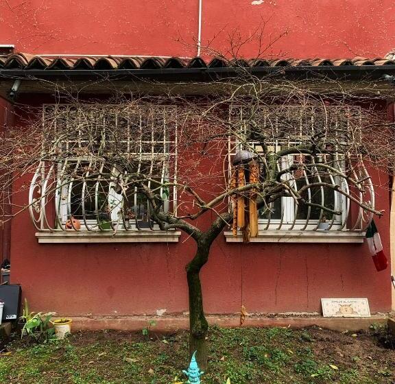 پانسیون Brixia Time Case In Villa Con Giardino