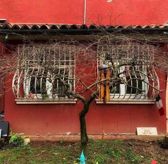 پانسیون Brixia Time Case In Villa Con Giardino