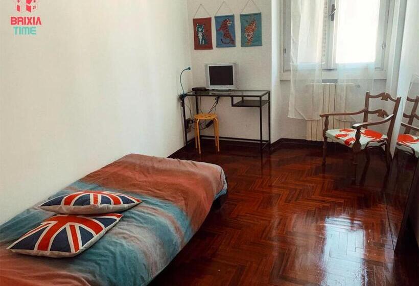 پانسیون Brixia Time Case In Villa Con Giardino