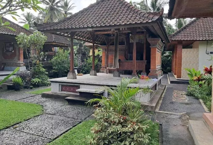 Majatalo Wisuda Guest House