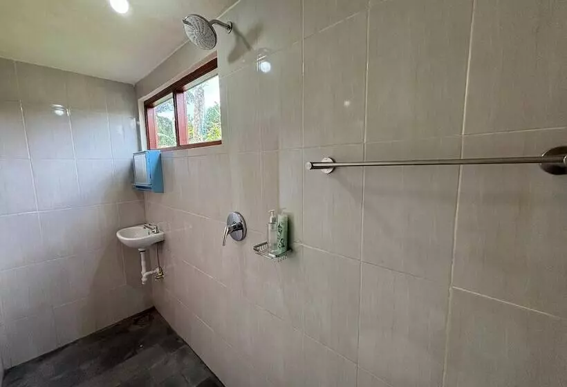 Majatalo Wisuda Guest House