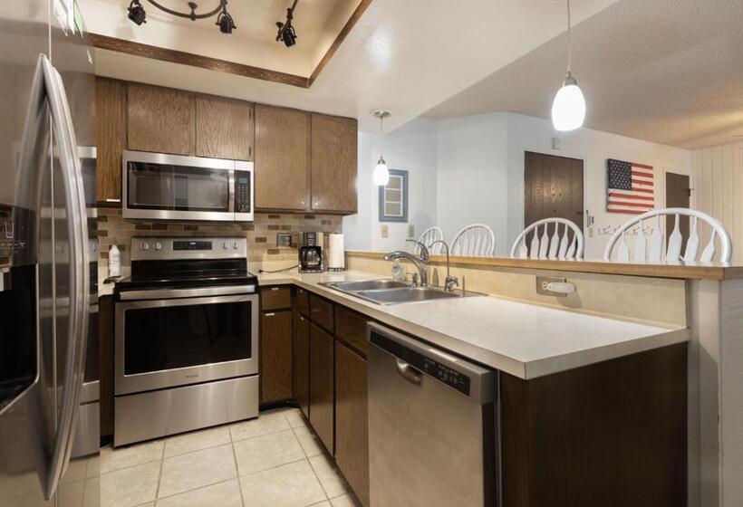 Resort Otel Brianwood Condominium Unit #58