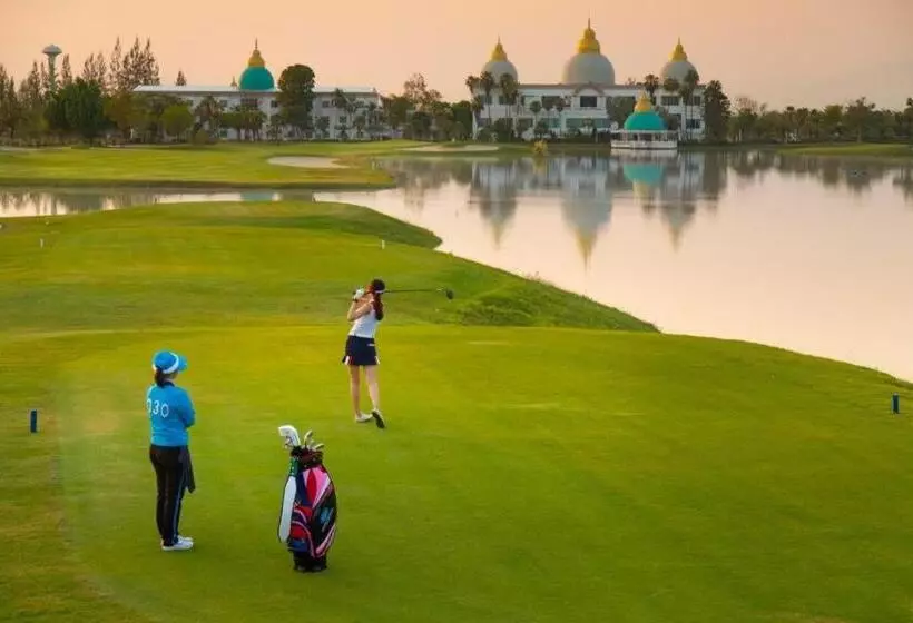 Lomakeskus Gassan Panorama Golf Club