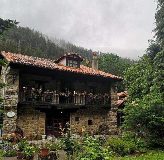 호스텔 La Punvieja