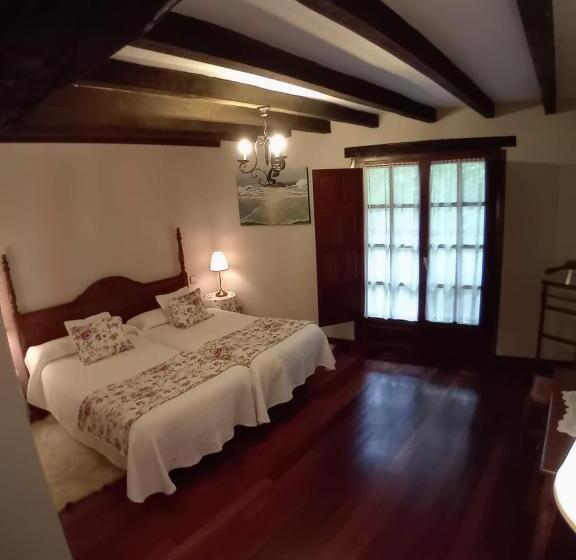 호스텔 La Punvieja