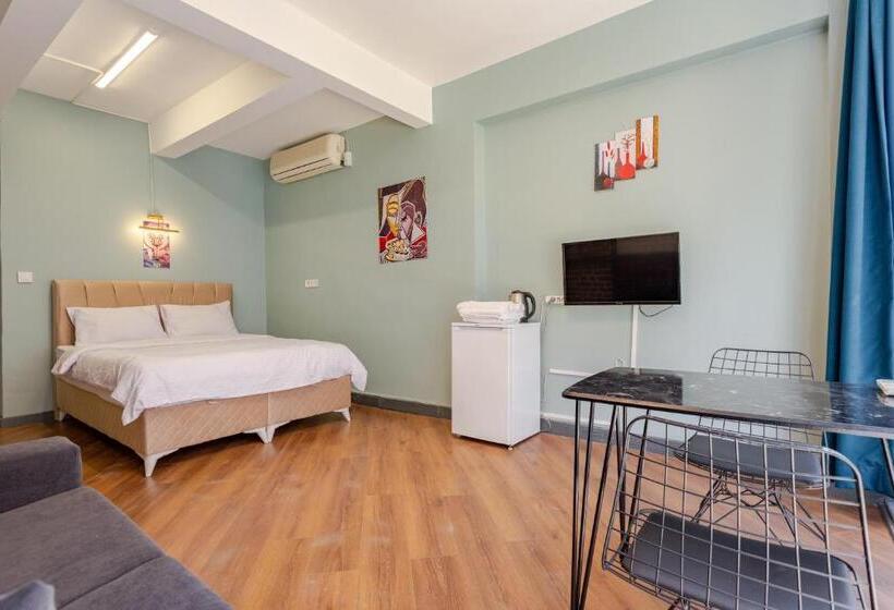 Comfortable Room Close To Kabataş And Taksim