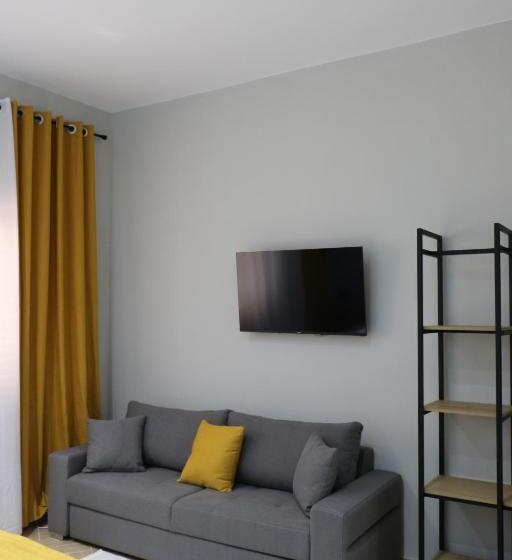 هتل City Center Rooms Durres