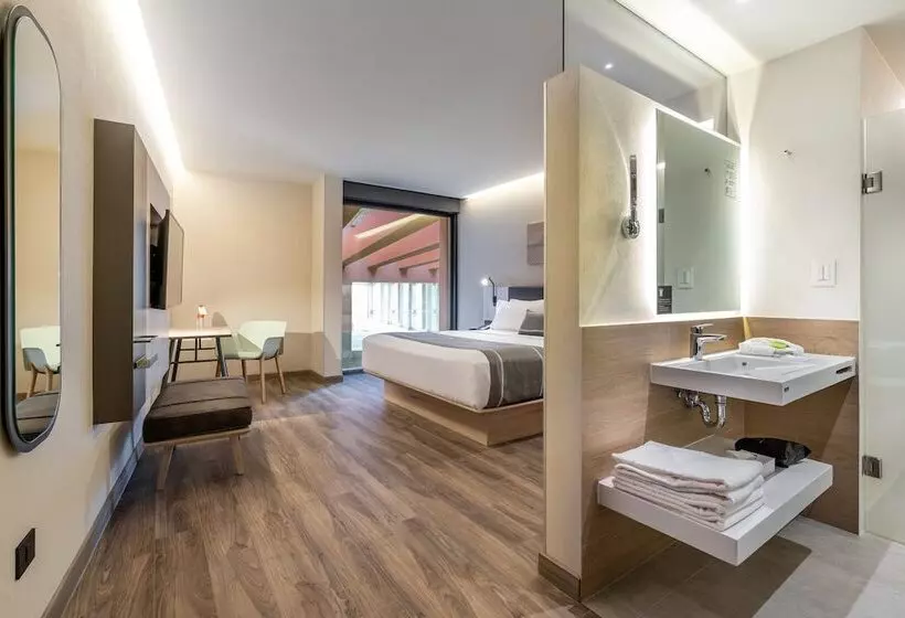 ホテル City Express Plus By Marriott Monterrey Centro