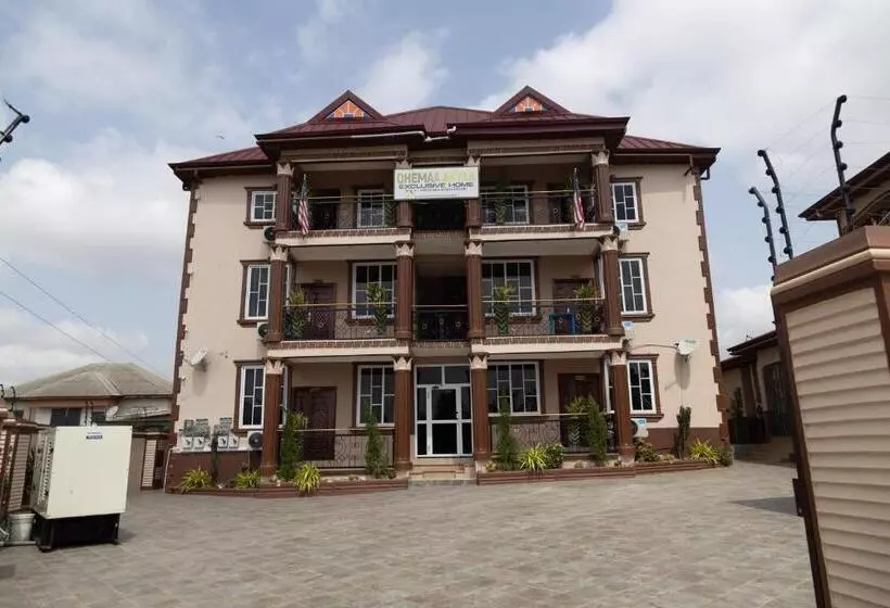 Hotelli Ohemaa Akyaa Exclusive Homes