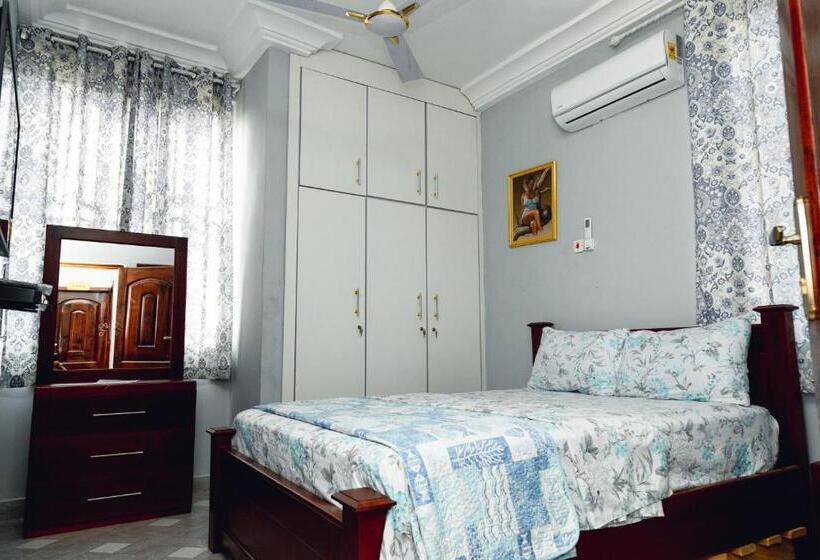 בית מלון כפרי Ohemaa Akyaa Exclusive Homes