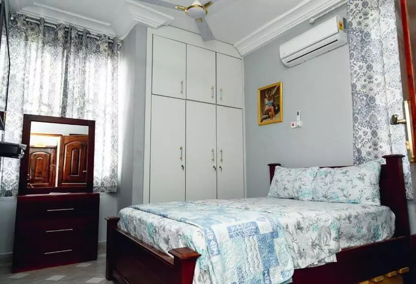 Hotelli Ohemaa Akyaa Exclusive Homes