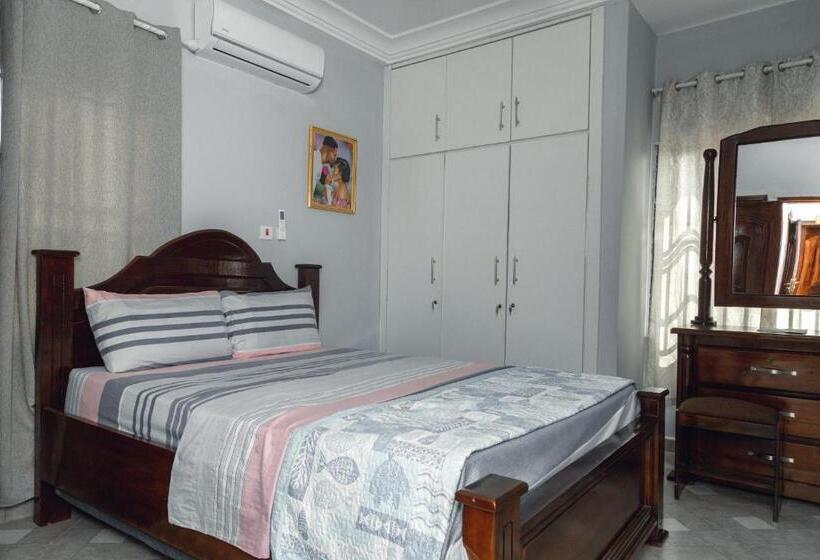 בית מלון כפרי Ohemaa Akyaa Exclusive Homes