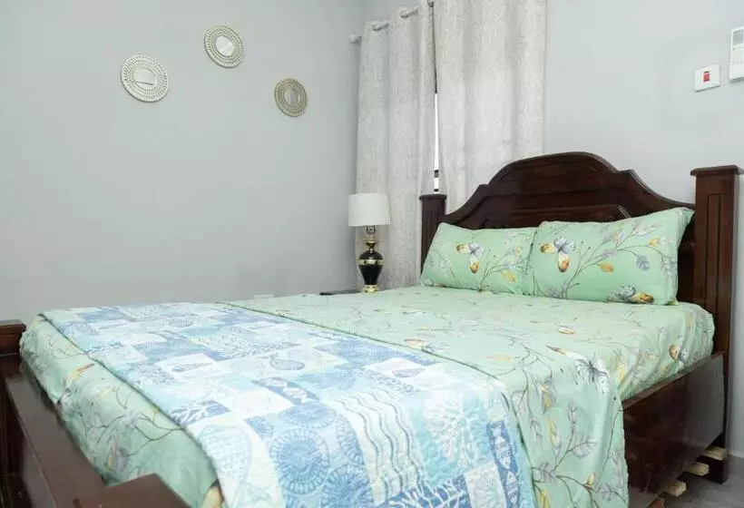 Hotelli Ohemaa Akyaa Exclusive Homes