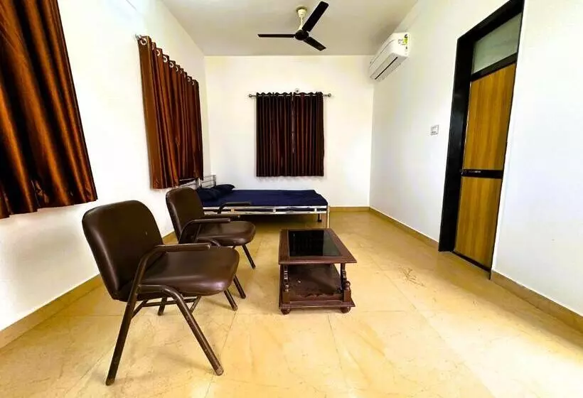 ホテル Ranjan Vadi