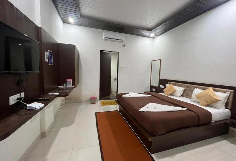 בית מלון כפרי The Countryside Forest Resort Avkali Mahabaleshwar