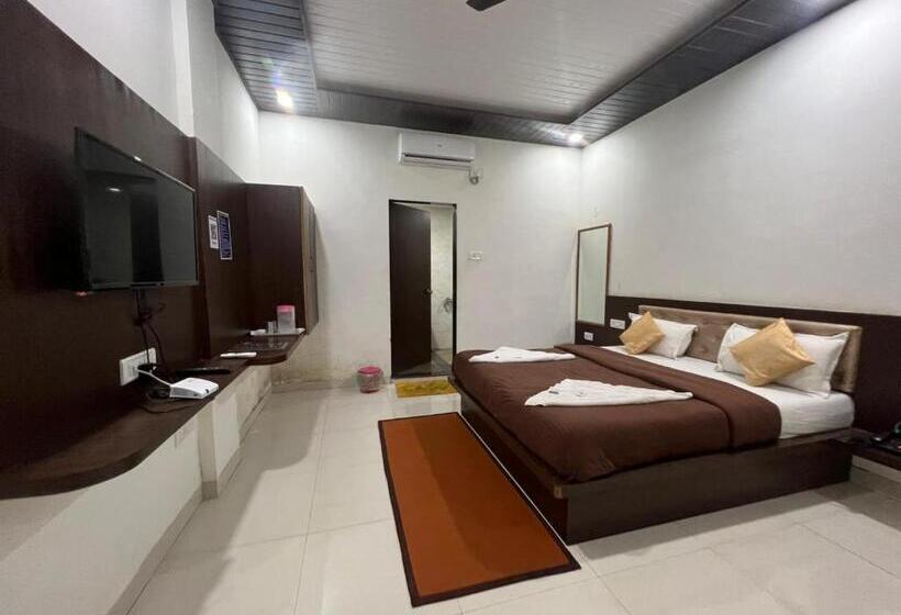 בית מלון כפרי The Countryside Forest Resort Avkali Mahabaleshwar