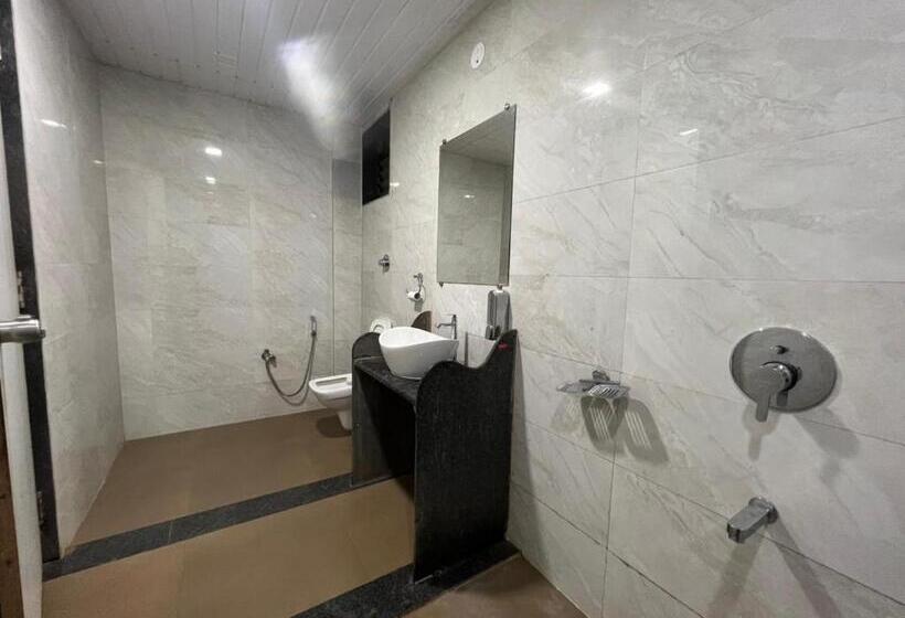 בית מלון כפרי The Countryside Forest Resort Avkali Mahabaleshwar